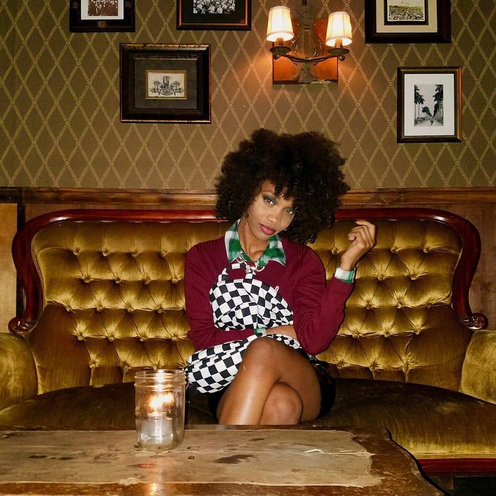 Meet your Posher, Monia